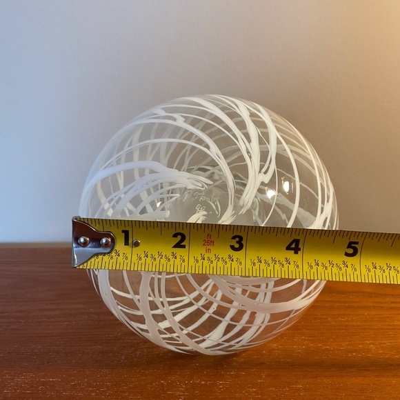 Art Glass Handblown Vase with White Swirl Pattern - Signed P. Stanley - Canada - Picture 15 of 15